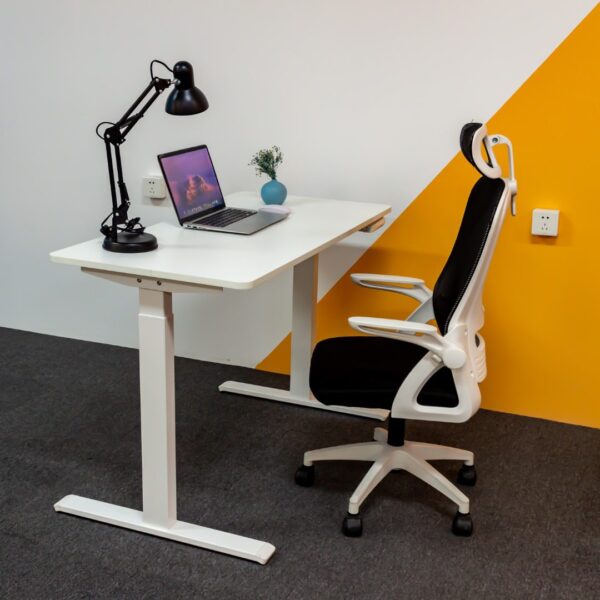 manual height adjustable table