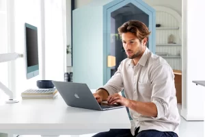 5 Smart Ways to Upgrade Your Ergonomic Workspace in 2025 height adjustable table (2)